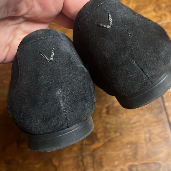 Vionic Savannah Bkack Suede Loafer, size 8W - Picture 6 of 9